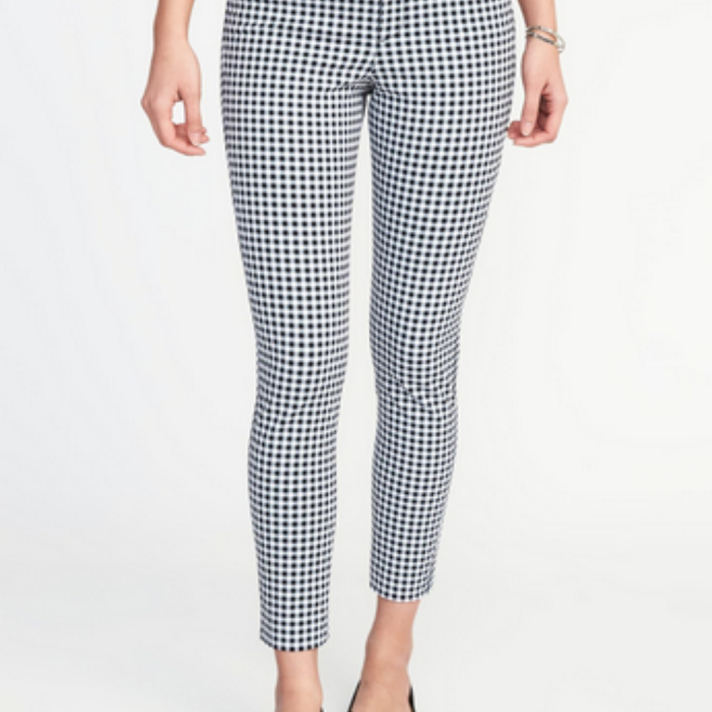 Old Navy Pixie Gingham Capri Pants